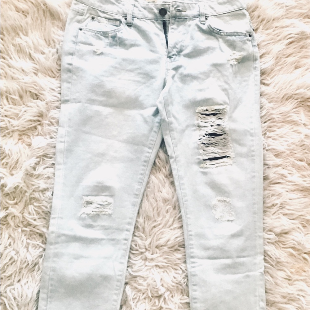Life In Progress Distressed Jeans - Picture 2 of 4
